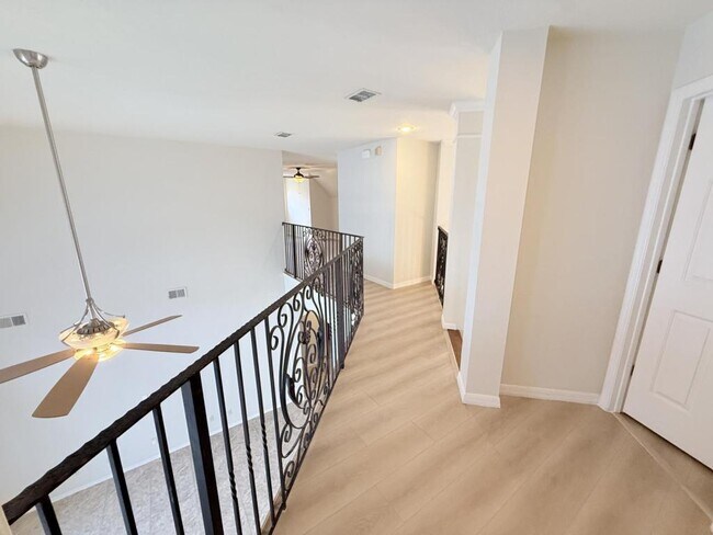 Building Photo - 8055 Glitter Ct