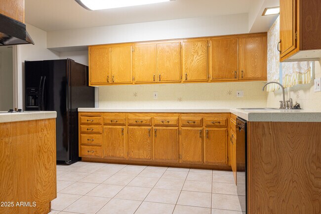 Building Photo - 11417 N 103rd Ave