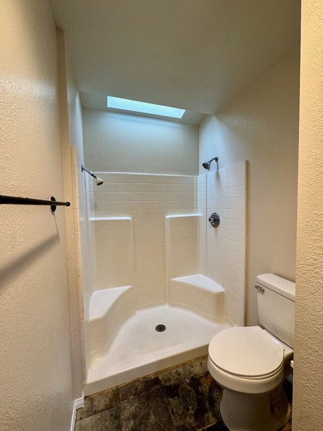 Building Photo - 3-Bedroom Condo with Spectacular Views in Riverview Bluffs