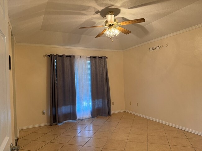 Building Photo - 15 N Broken Bow Cir