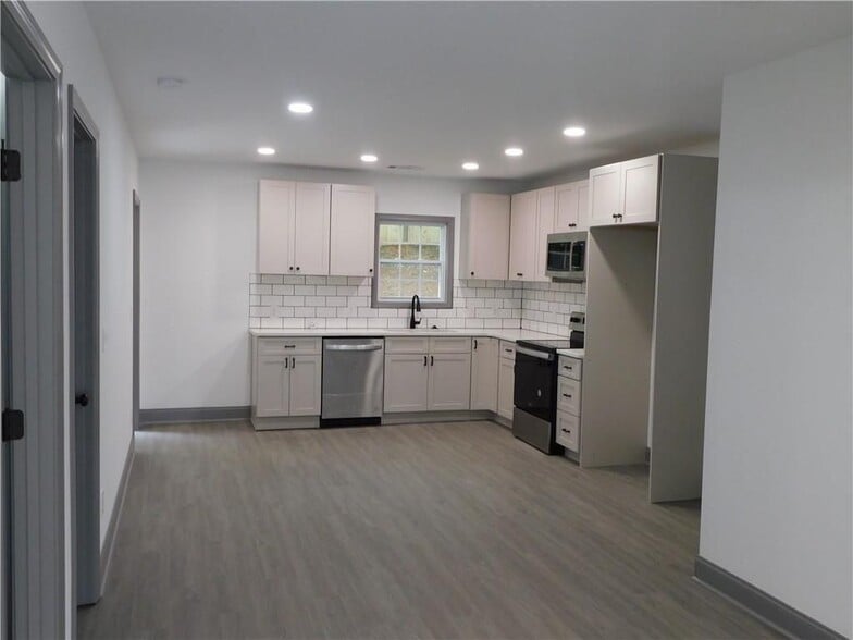 Building Photo - 221 Stafford St NW