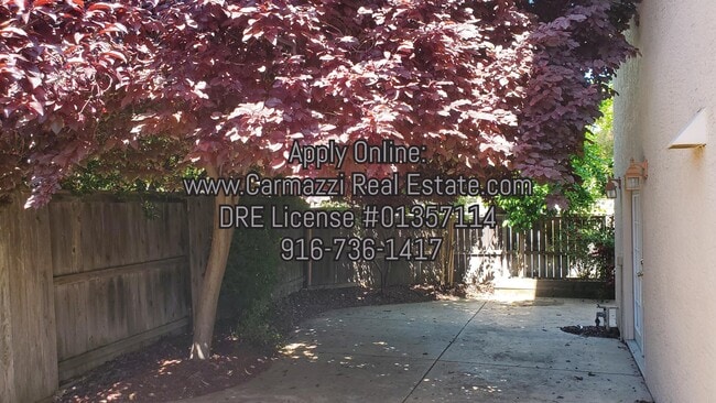 Building Photo - 749 Kilbirnine Ct