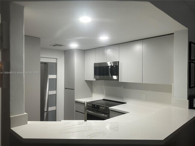 Building Photo - 10171 SW 154th Cir Ct