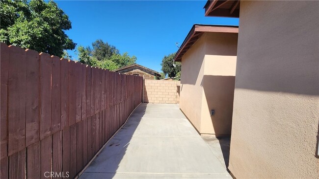 Building Photo - 3433 Eucalyptus Ave