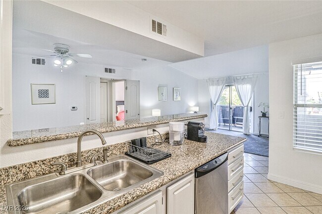 Building Photo - 5055 W Hacienda Ave