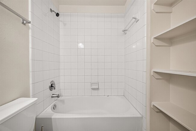 Building Photo - 3830 Flatwood Dr