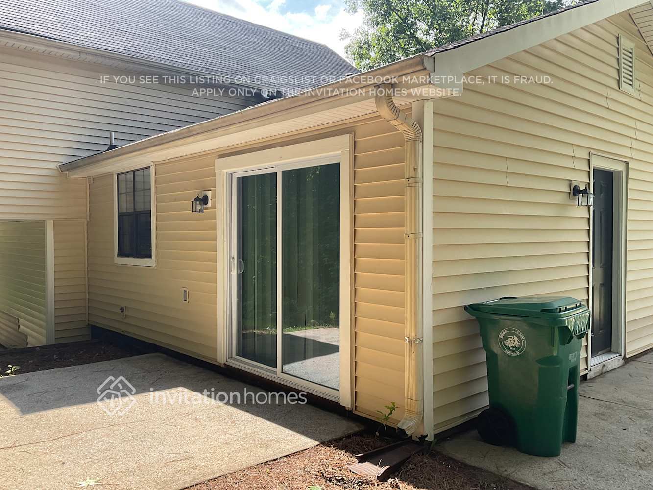 Building Photo - 2413 Leslie Brook Dr