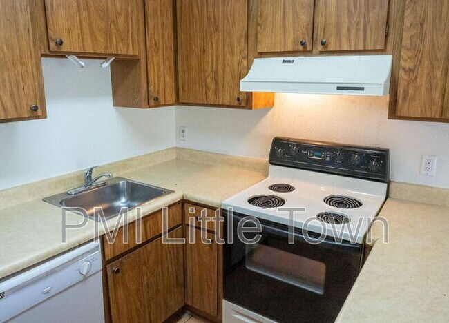 Building Photo - 5995 W Hampden Ave