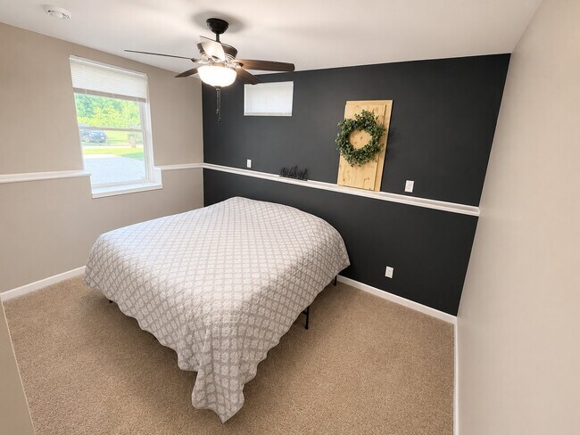 Building Photo - 118 Willow Point Dr