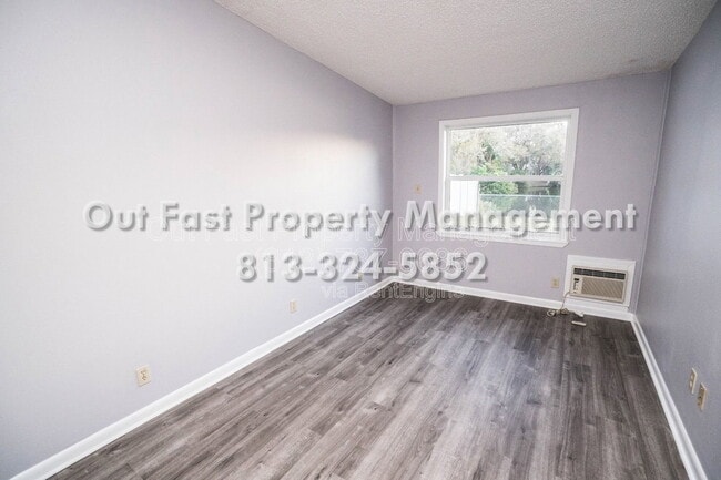 Building Photo - 2764 Kavalier Dr