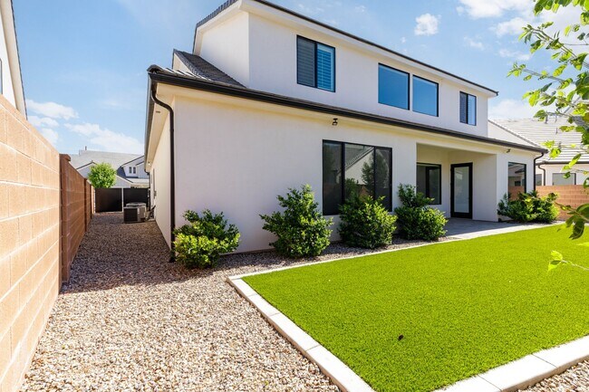 Building Photo - Beautiful 5 Bed 3.5 bath near Sunrise Valley Park In Washington.