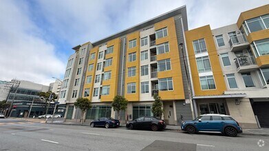 Building Photo - EPIC REA- Lower Pac Heights - Condo w/Parking