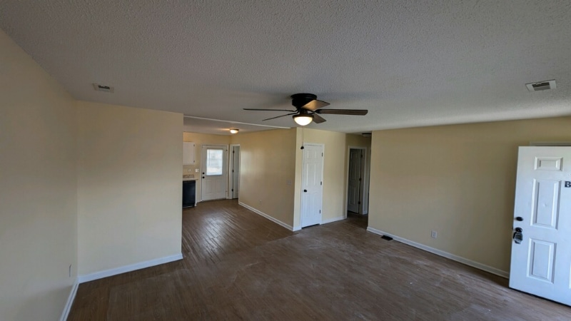 Building Photo - 425 Elmira St