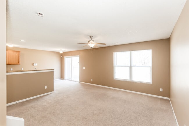 Building Photo - 2606 Deerfield Blvd