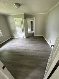 Building Photo - 503 Singletary St SE