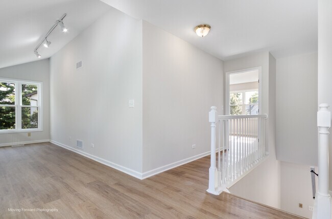 Building Photo - 1020 Prairie View Ct