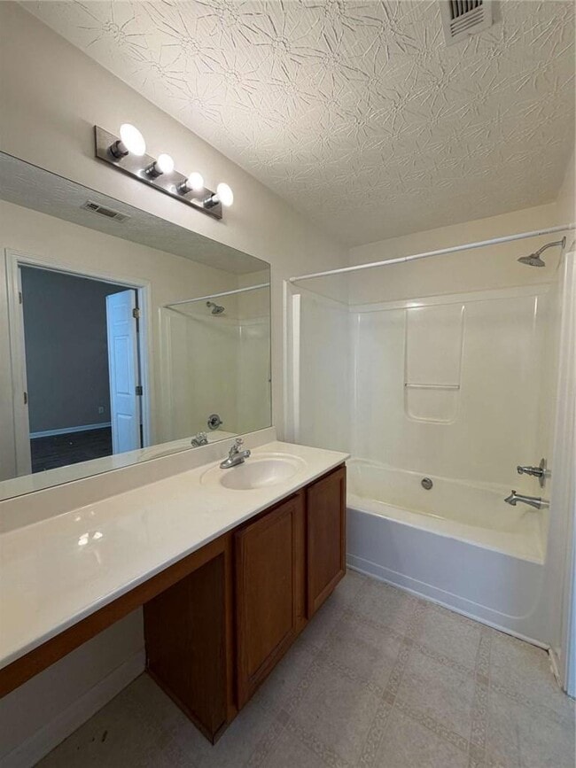 Building Photo - 644 Kenridge Dr