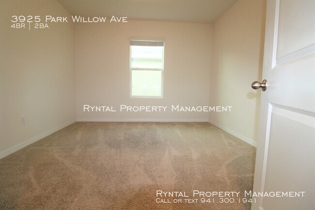 Building Photo - 3925 Park Willow Ave