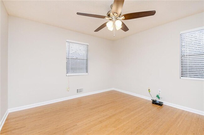 Building Photo - 5041 Alexander Ave