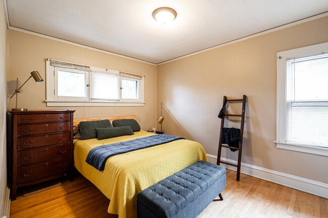 Building Photo - 522 N 65th St