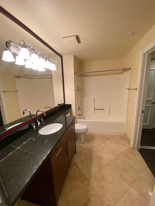 Building Photo - Discover Your New Home! Spacious 1-Bedroom Condo Near the Las Vegas Strip