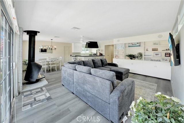 Building Photo - 216 Collins Ave