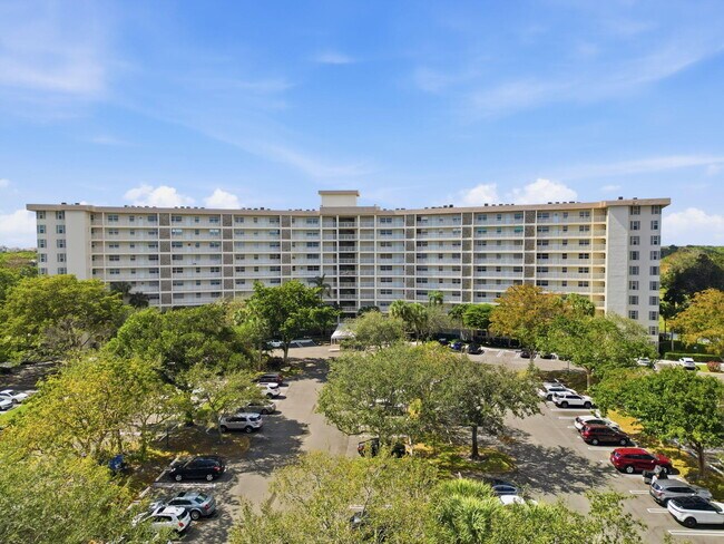 Building Photo - 3507 Oaks Way