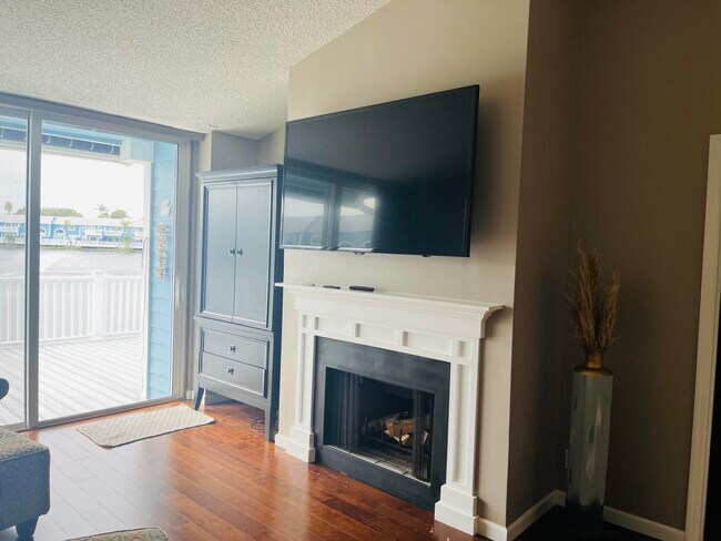 Building Photo - 621 Ocean Dunes Cir