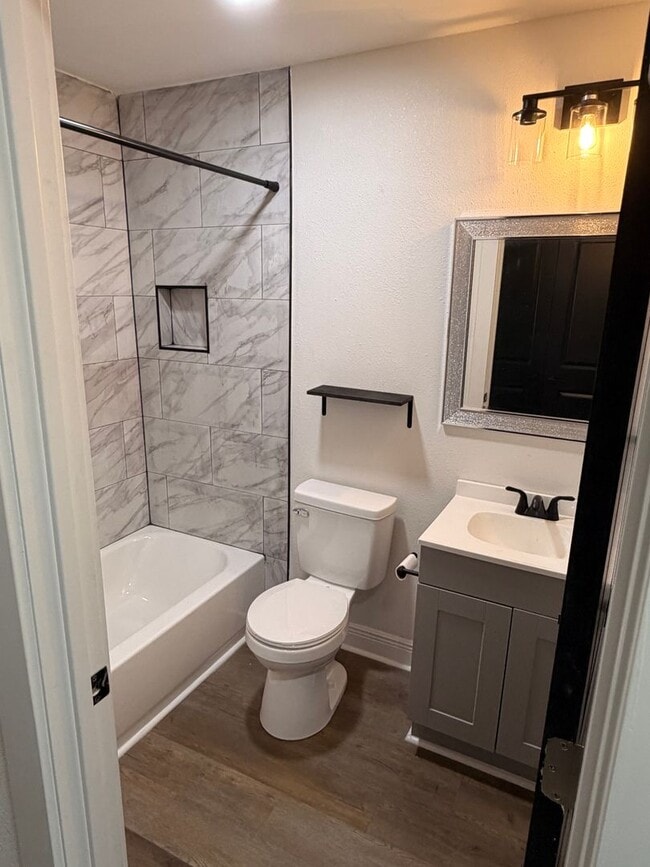 Building Photo - 4210 Alfred St