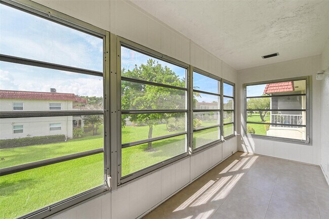 Building Photo - 23 Abbey Ln