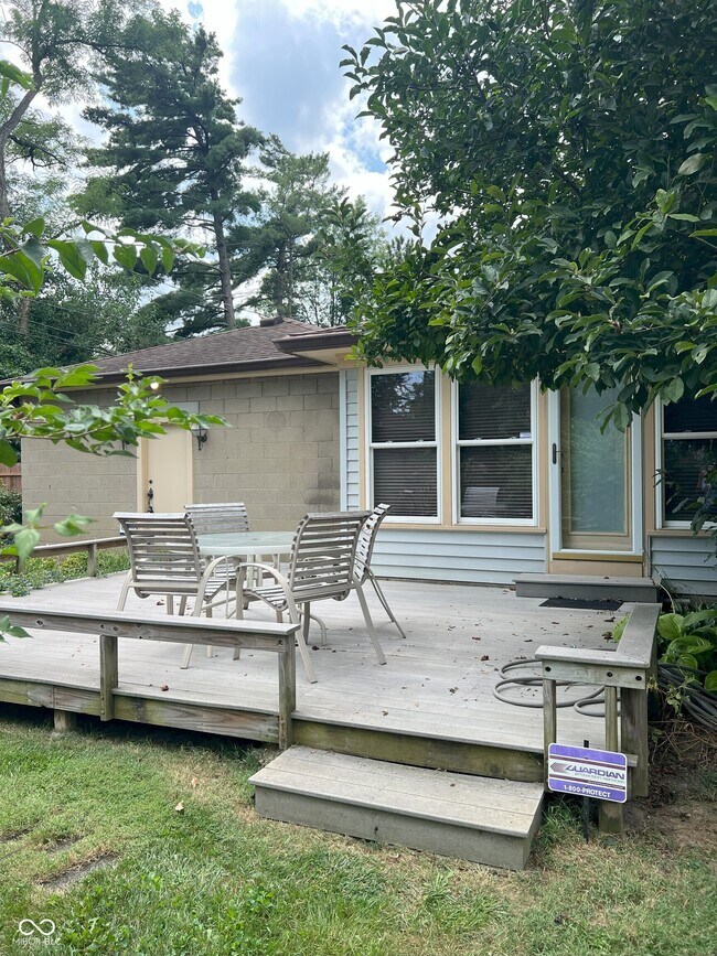 Building Photo - 8635 Carrollton Ave