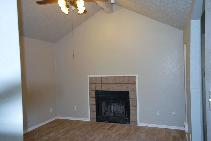 Building Photo - 3502 Chisholm Trail