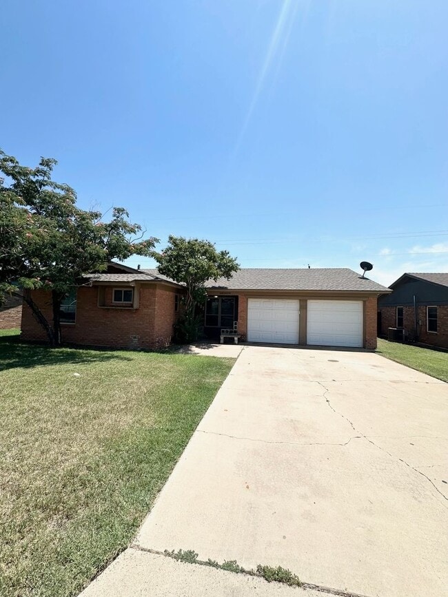 Building Photo - 3 Bed 2 Bath Ready to Rent ASAP!