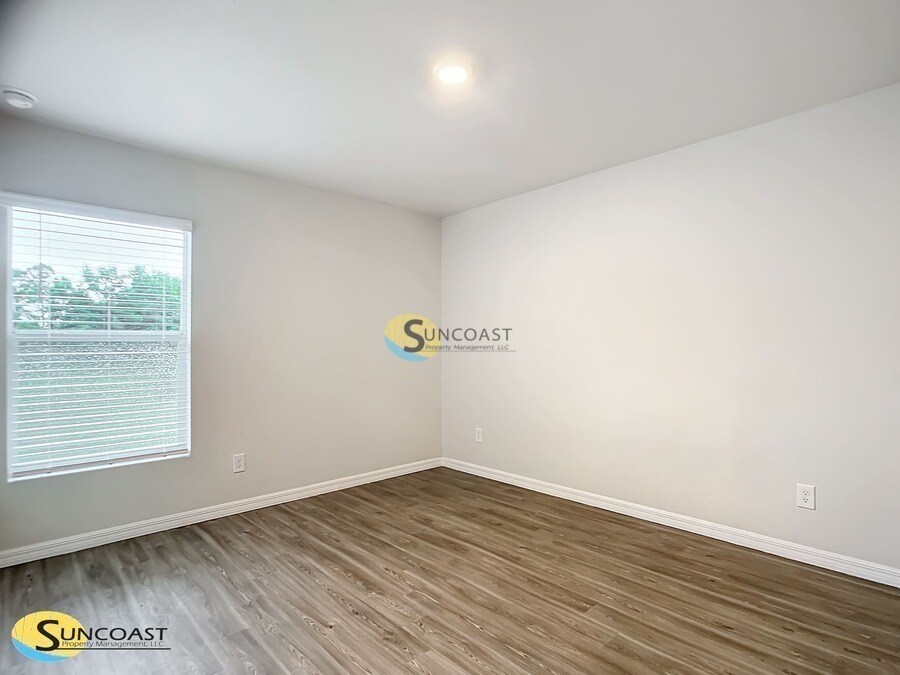 Building Photo - 4656 SW 166th Ln