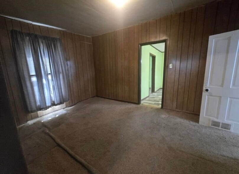 Building Photo - 542 S Wall St