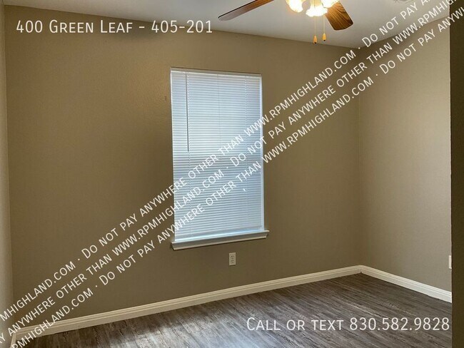 Building Photo - 400 Green Leaf