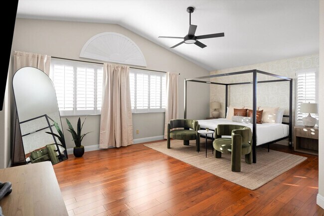 Building Photo - 5604 E Beverly Ln