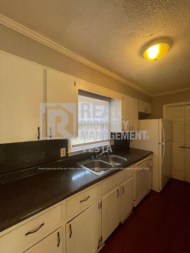 Building Photo - 2258 Silver Pines Ct