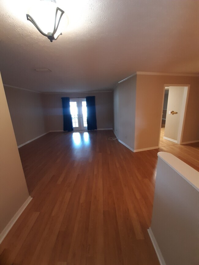 Building Photo - 1103 Belladonna Dr