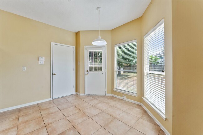 Building Photo - 23806 Spring Way Dr