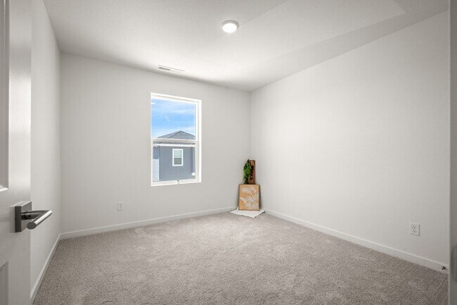 Building Photo - 6396 Laud Pt