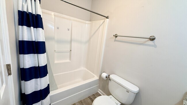 Building Photo - 2531 Clovis Rd SW