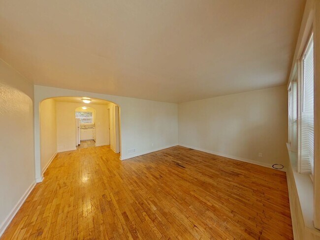 Primary Photo - Glacier Tri-Plex