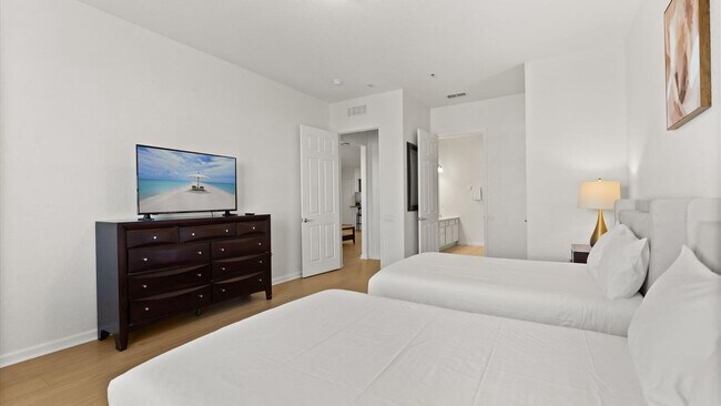 Building Photo - 5024 Shoreway Loop