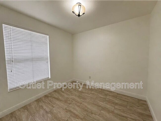 Building Photo - 8630 Buccilli Dr