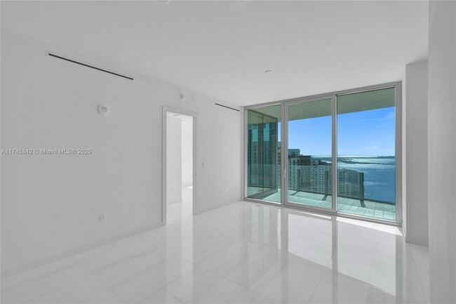 Building Photo - 300 Biscayne Blvd Way