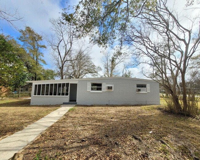 Primary Photo - 1 Wyoming Dr