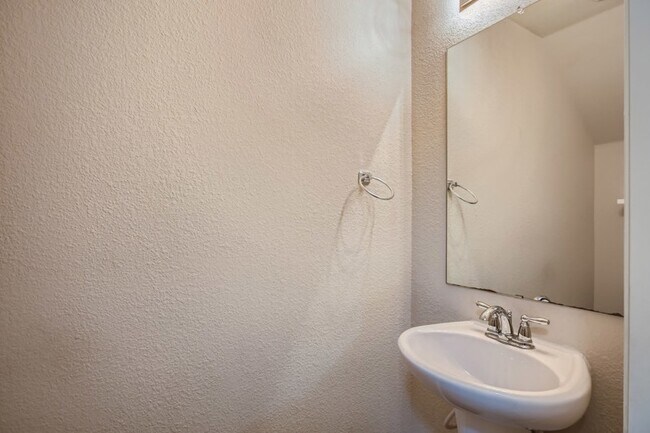 Building Photo - 207 Gallop Court, Waxahachie, TX, 75165