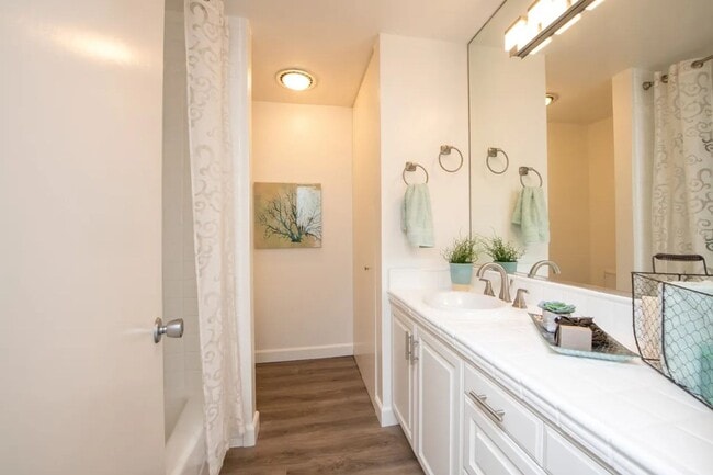 Building Photo - Charming, Furnished 1-bedroom Condo in Sau...