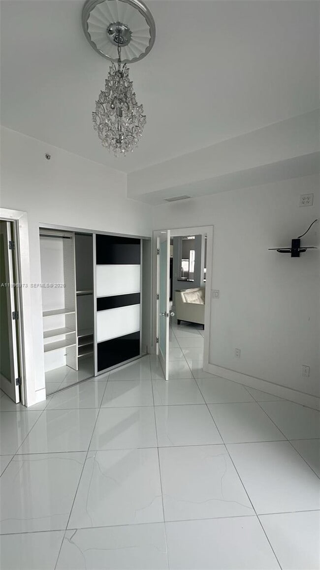 Building Photo - 2600 SW 27th Ave